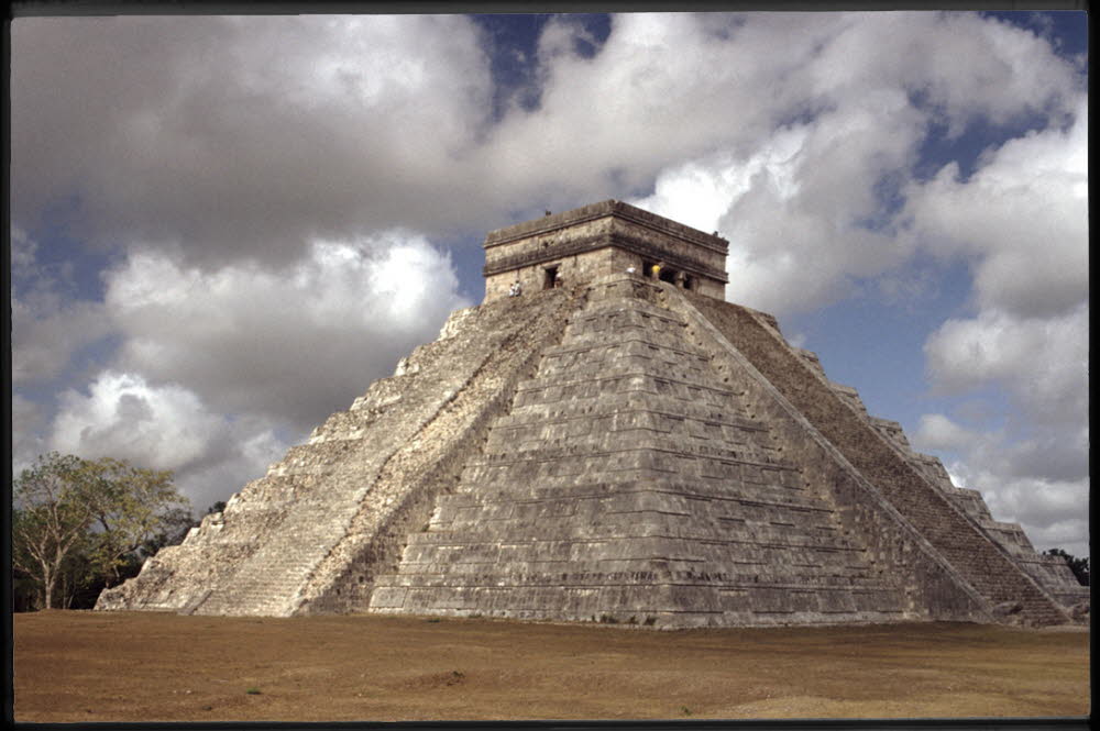 Intro-35-Chichen-Itza-02