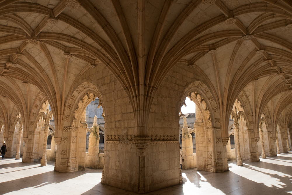 Mosteiro-dos-Jeronimos-18-5155_23_38