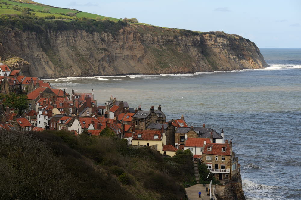 Robin-Hood-Bay-12-2363_1